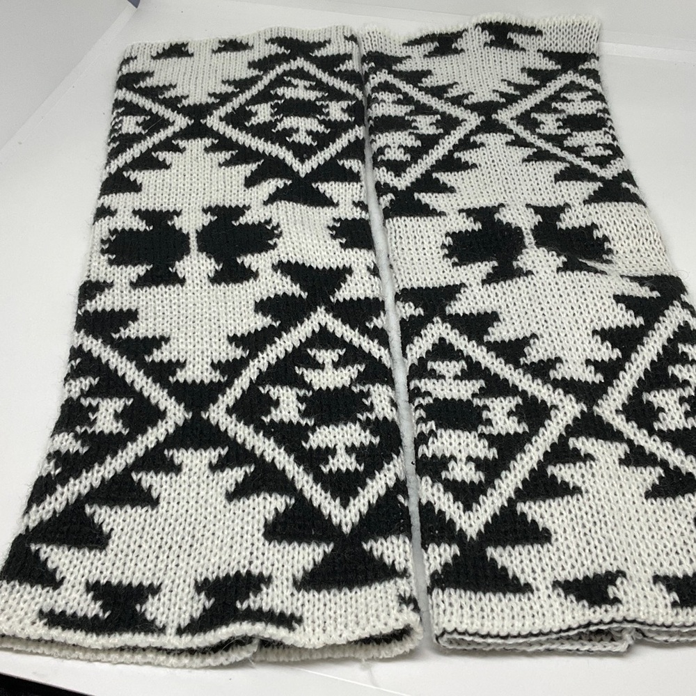 Vintage Black and White Print Knit Leg Warmers